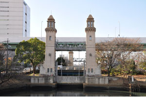 松重閘門